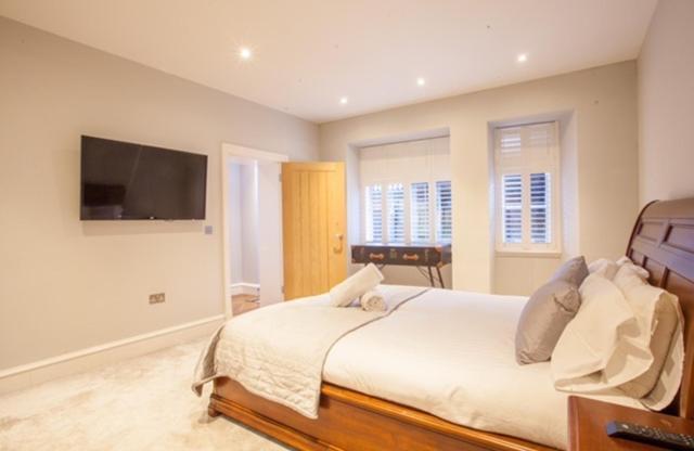 Stylish 2 Bedroom Apartment In Park Circus, West End Glasgow Exterior foto