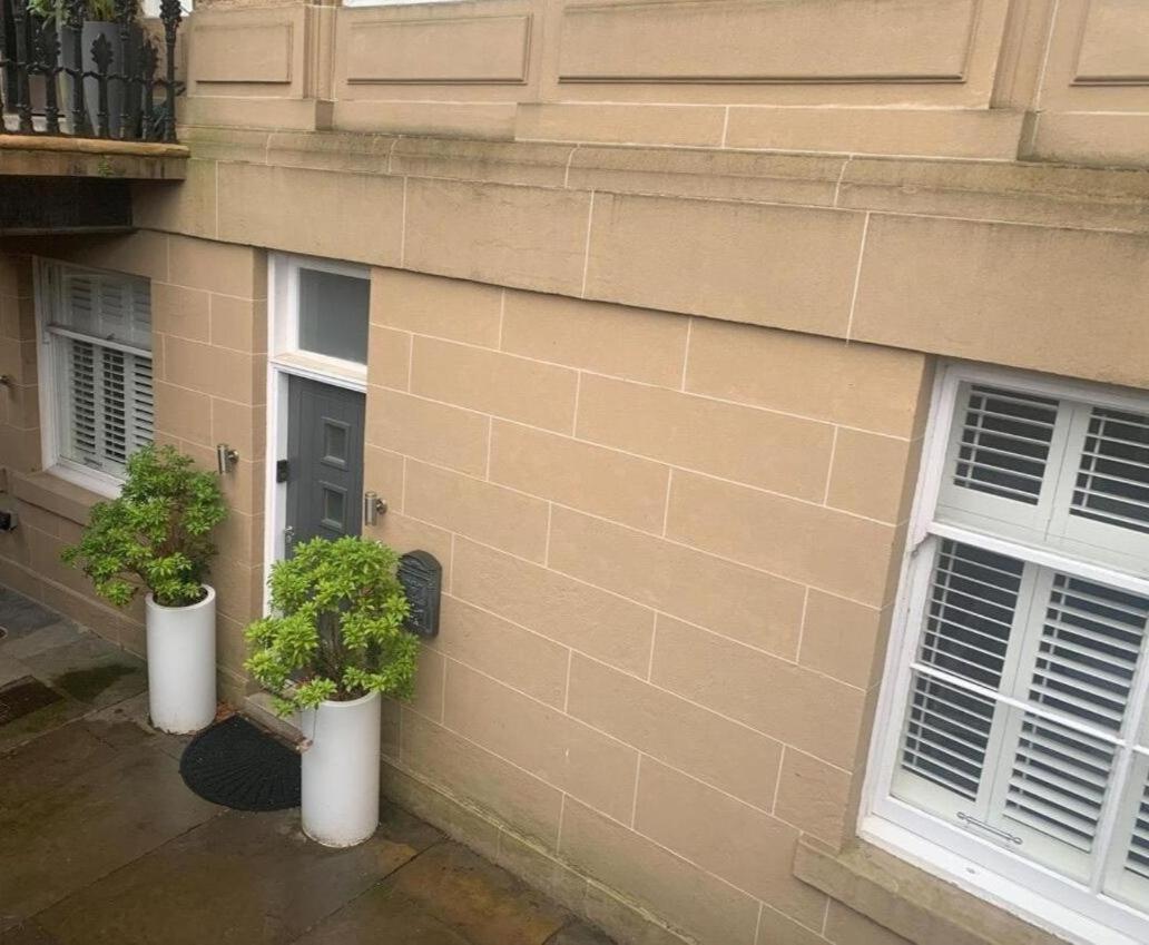 Stylish 2 Bedroom Apartment In Park Circus, West End Glasgow Exterior foto